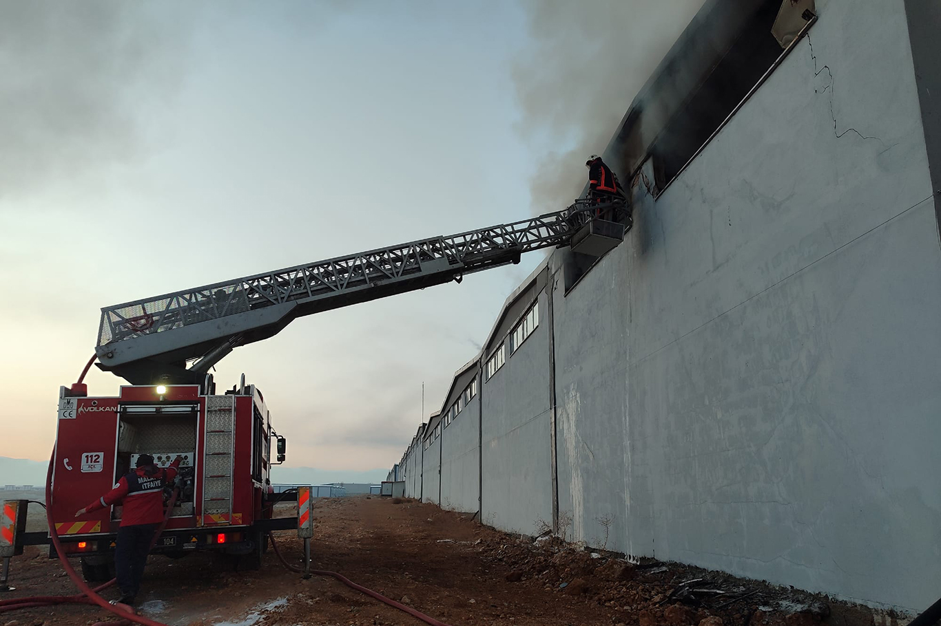 Malatya'da kağıt fabrikasında yangın