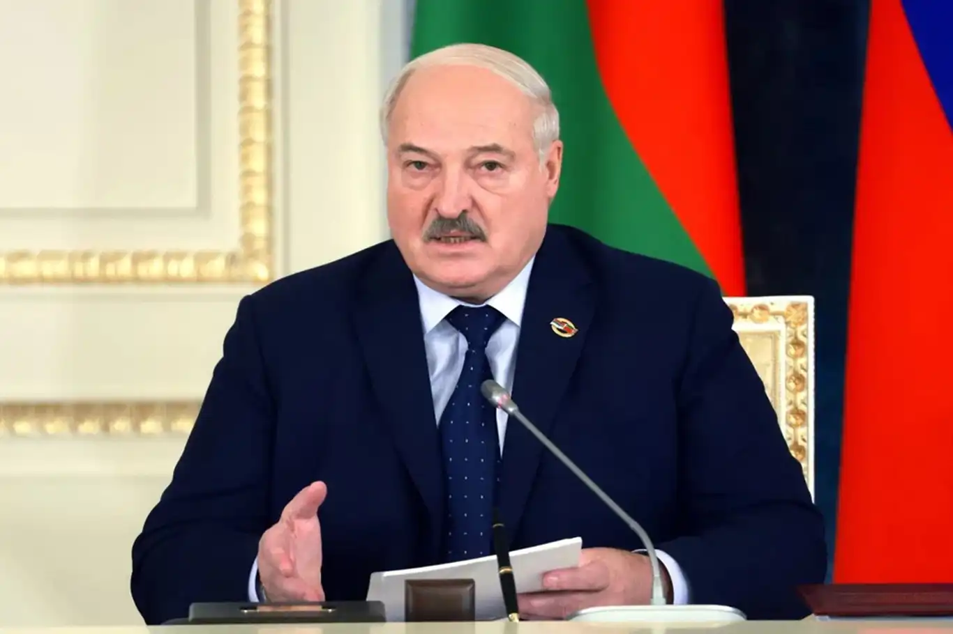 Belarus'ta Lukaşenko yeniden cumhurbaşkanı seçildi Belarus'ta Lukaşenko yeniden cumhurbaşkanı seçildi