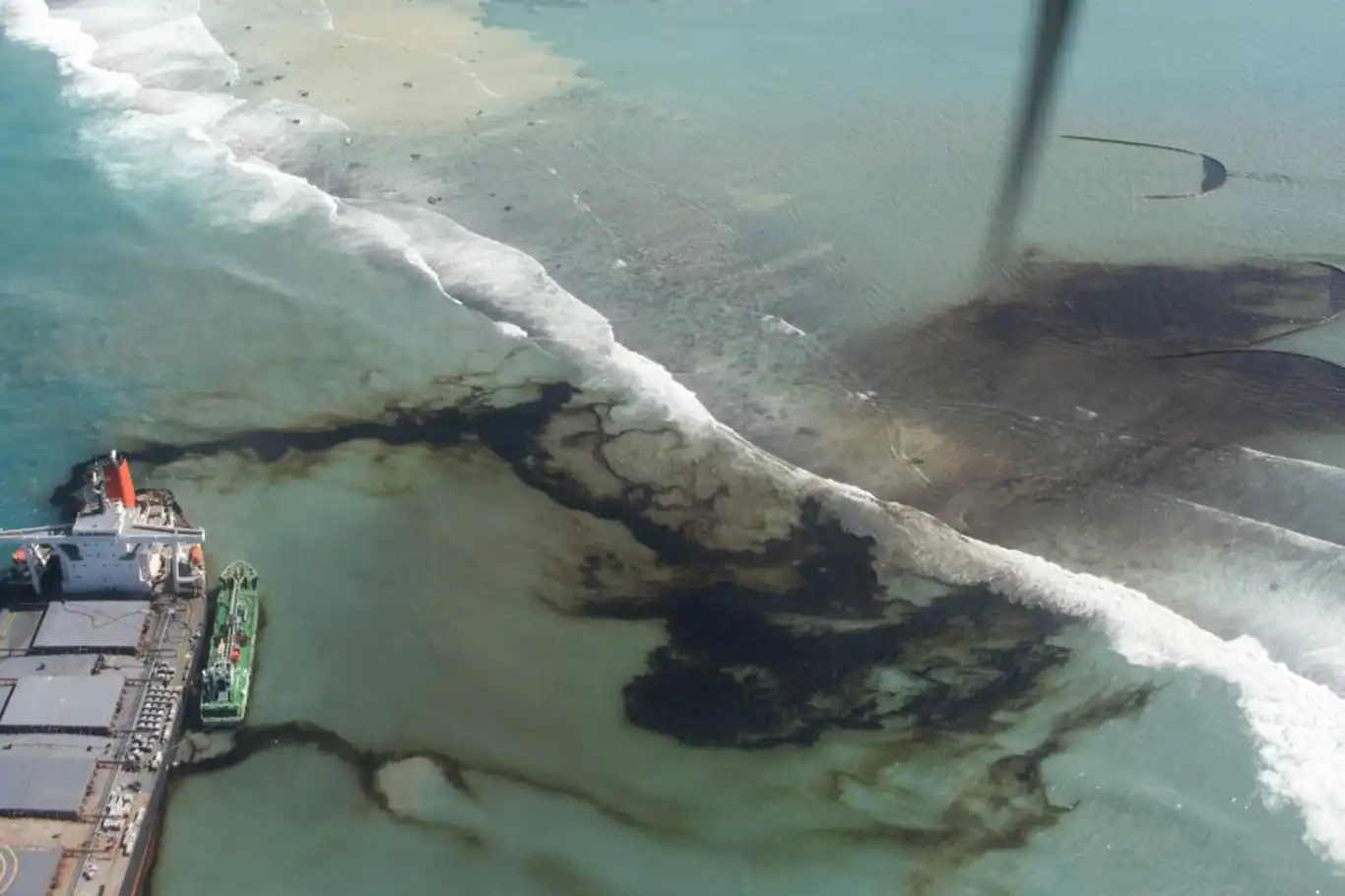 Russia reports massive oil spill in Black Sea following tanker collision Russia reports massive oil spill in Black Sea following tanker collision