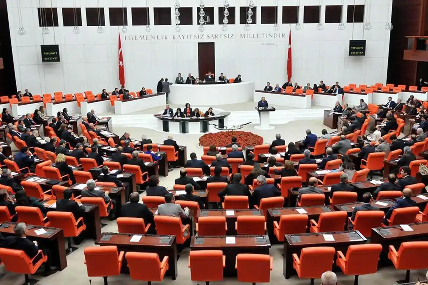 Türkiye'de faaliyet gösteren siyasi parti ve üye sayısı Türkiye'de faaliyet gösteren siyasi parti ve üye sayısı
