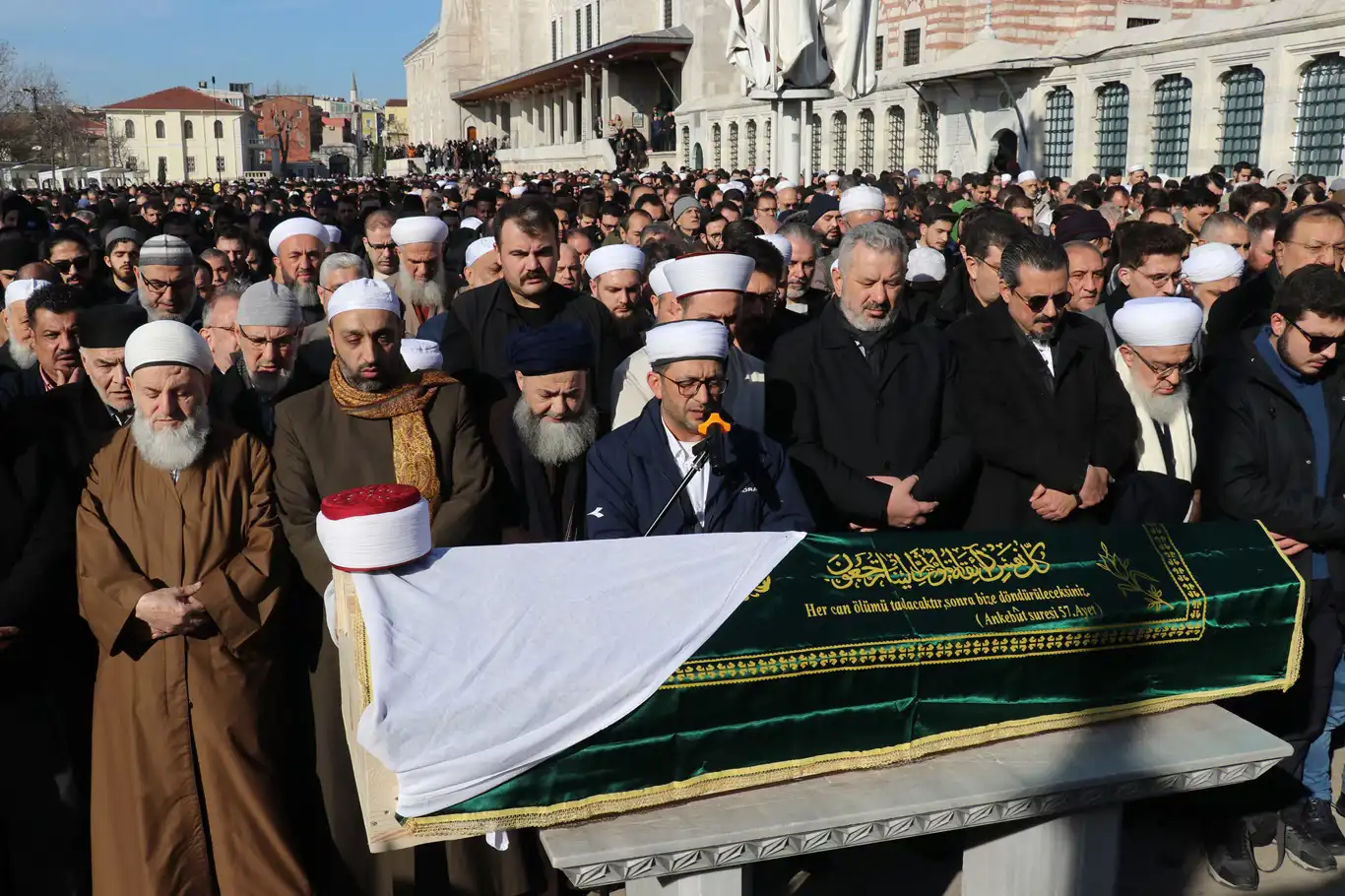 Suriyeli alim İstanbul'dan Şam'a son yolculuğuna uğurlandı Suriyeli alim İstanbul'dan Şam'a son yolculuğuna uğurlandı