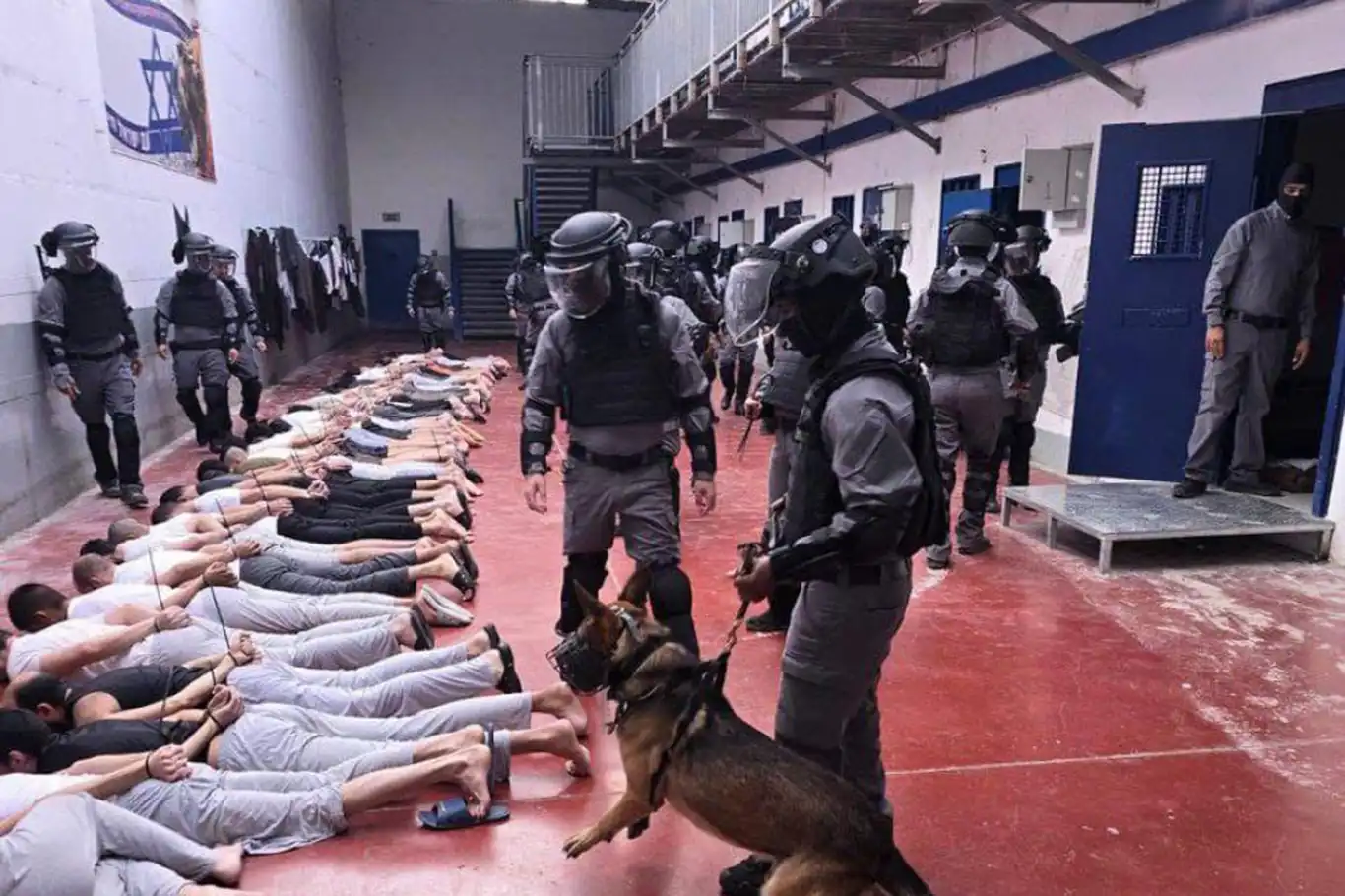 Siyonist rejim cezaevlerindeki Filistinlilere sistematik işkence uyguluyor: 54 şehit Siyonist rejim cezaevlerindeki Filistinlilere sistematik işkence uyguluyor: 54 şehit