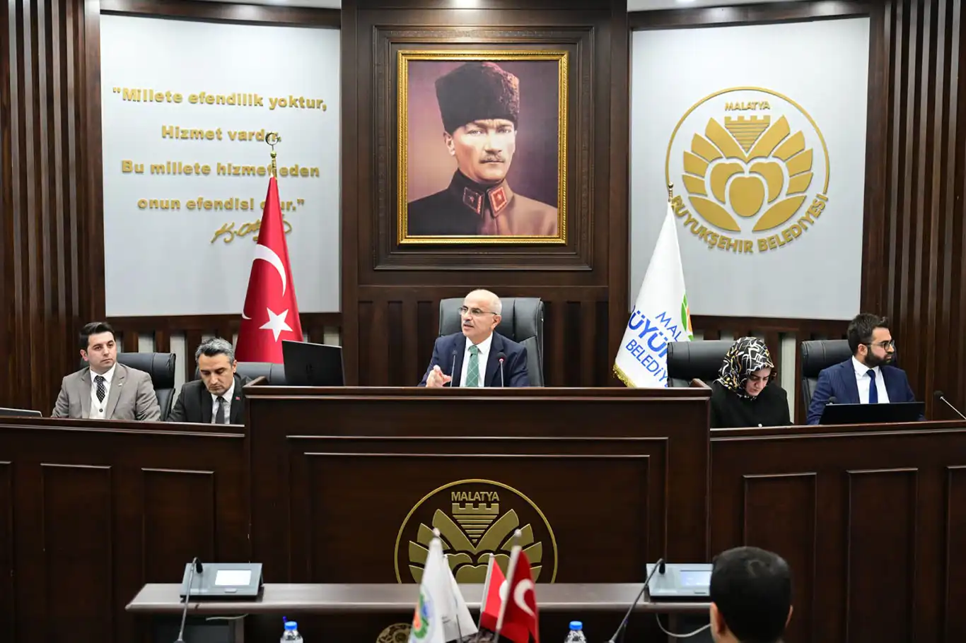 Büyükşehir Belediye Başkanı Er: 2025 yılını Malatya'nın ayağa kalkmış yılı olarak görüyoruz Büyükşehir Belediye Başkanı Er: 2025 yılını Malatya'nın ayağa kalkmış yılı olarak görüyoruz