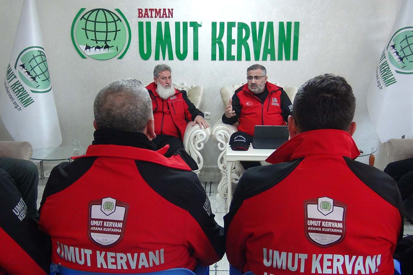 Batman'da Umut Kervanı Arama-Kurtarma Ekibine 'afet eğitim semineri' verildi