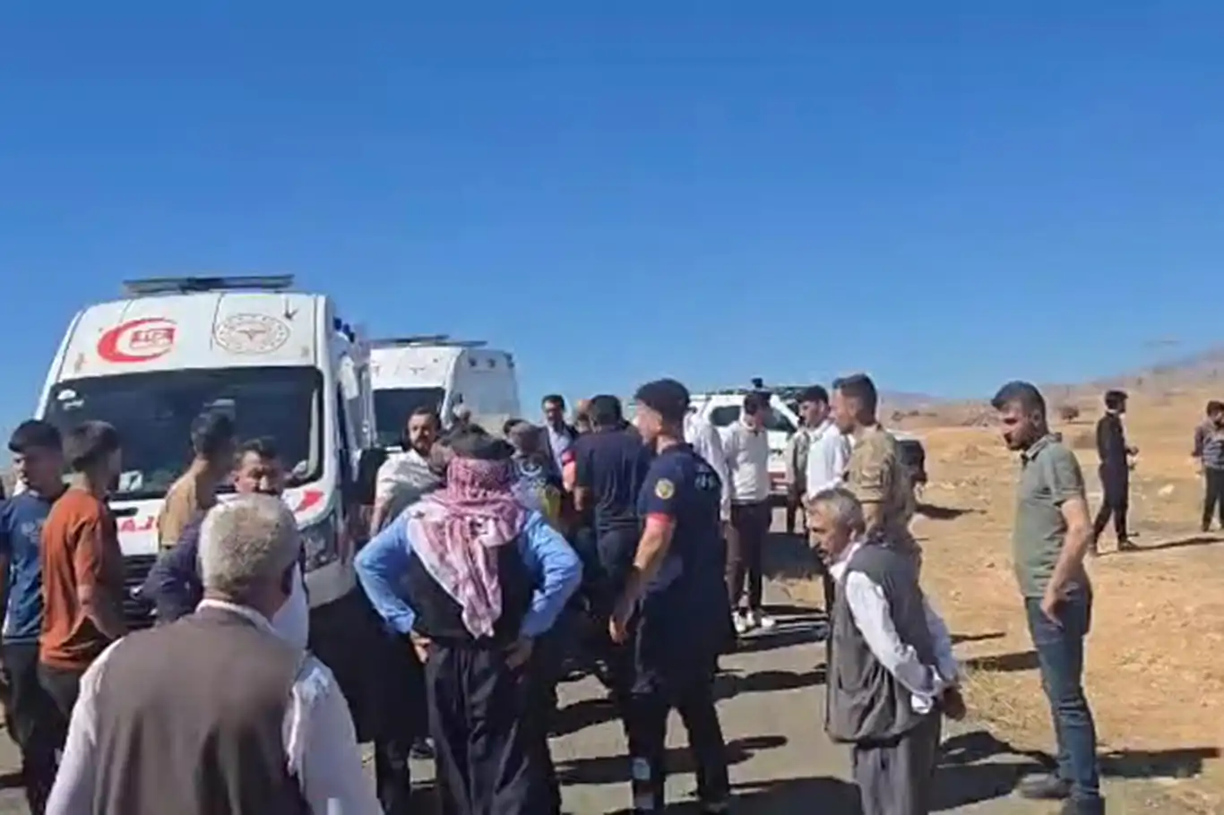 Cizre’de feci kaza: 8 yaralı Cizre’de feci kaza: 8 yaralı