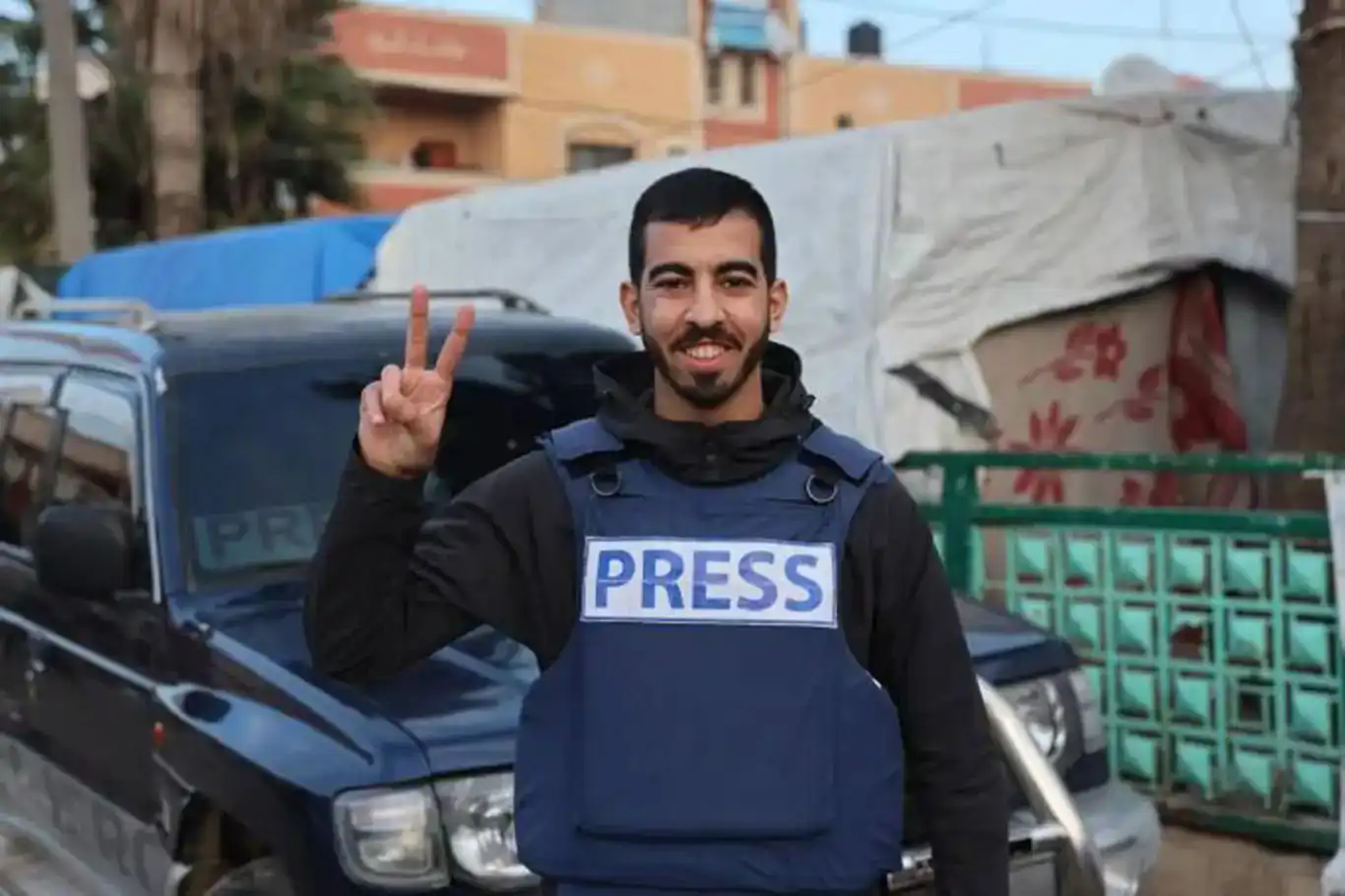 استشهاد الصحفي الفلسطيني صالح الجعفراوي على يد ميليشيات مسلّحة مدعومة من الاحتلال في غزة استشهاد الصحفي الفلسطيني صالح الجعفراوي على يد ميليشيات مسلّحة مدعومة من الاحتلال في غزة