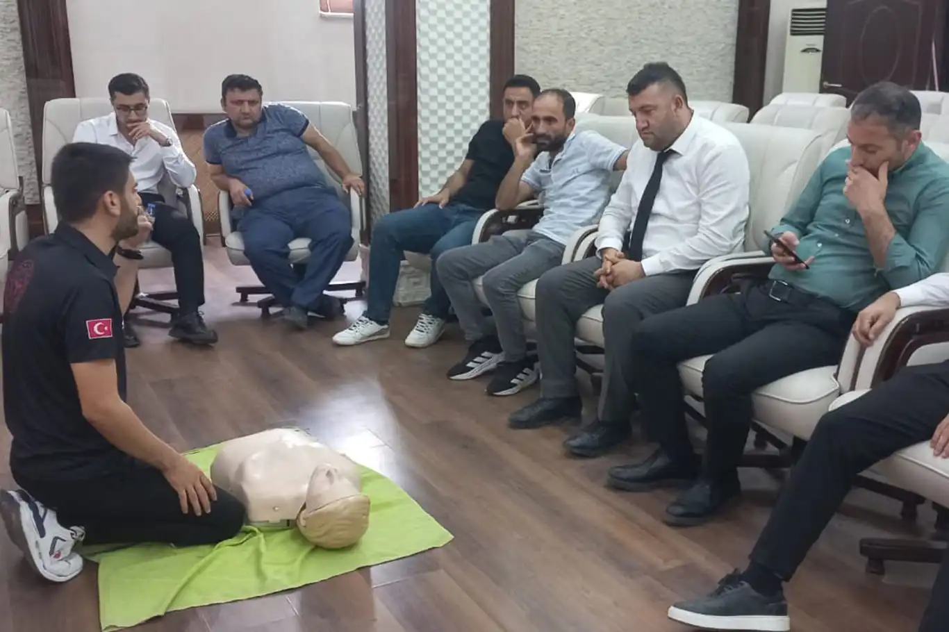 Valilik personeline sertifikalı ilk yardım eğitimi Valilik personeline sertifikalı ilk yardım eğitimi