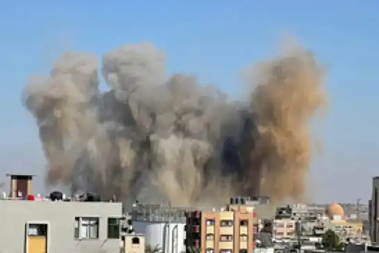 غزة..استشهاد فلسطينيَين وإصابة آخرين في غارات صهيونية على خان يونس