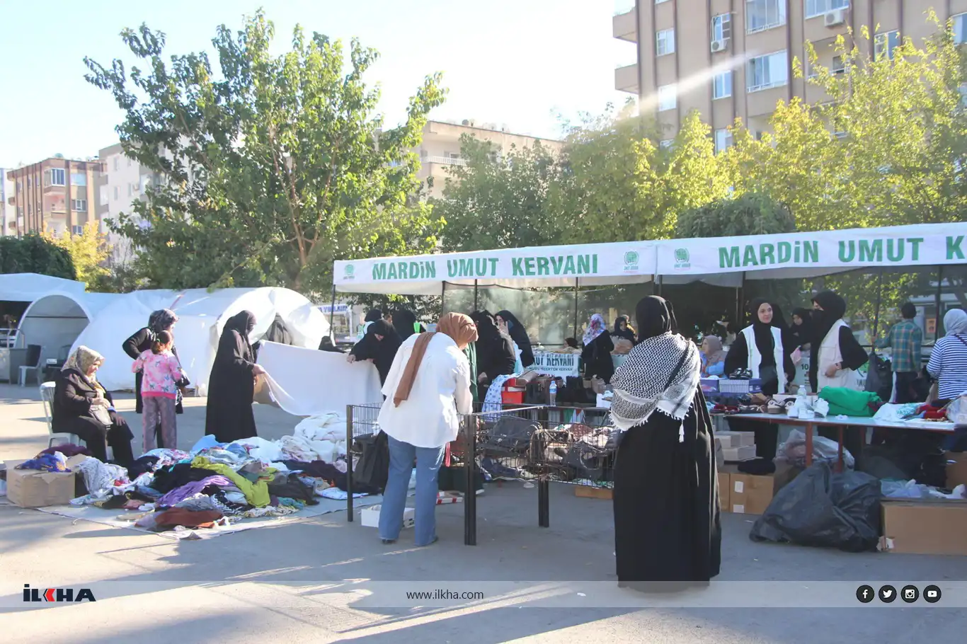 المشاركون في بازار قافلة الأمل: يجب أن نكون مستعدين لكل تضحية من أجل غزة المشاركون في بازار قافلة الأمل: يجب أن نكون مستعدين لكل تضحية من أجل غزة