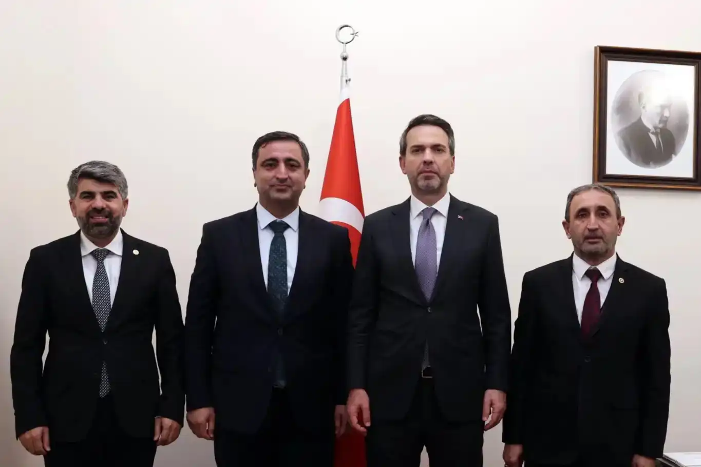 Lijneya HUDA PARê gilîyên Ceryanê yên Dicleyê ji Wezîrê Enerjiyê Bayraktar re ragihandin Lijneya HUDA PARê gilîyên Ceryanê yên Dicleyê ji Wezîrê Enerjiyê Bayraktar re ragihandin