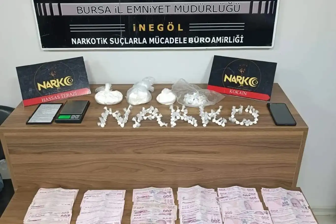 Bursa'da uyuşturucu operasyonu: 620 gram kokain ele geçirildi Bursa'da uyuşturucu operasyonu: 620 gram kokain ele geçirildi