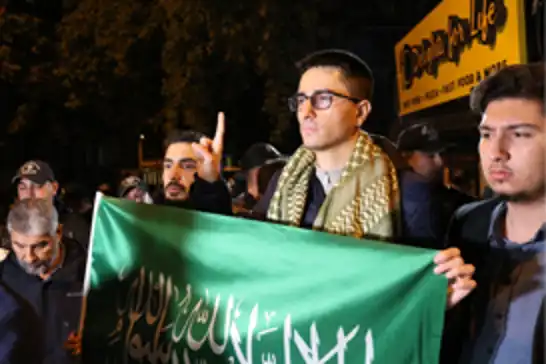 Ankara’da tesettüre hakarete tepki: Vatandaşlar mekân önünde toplandı