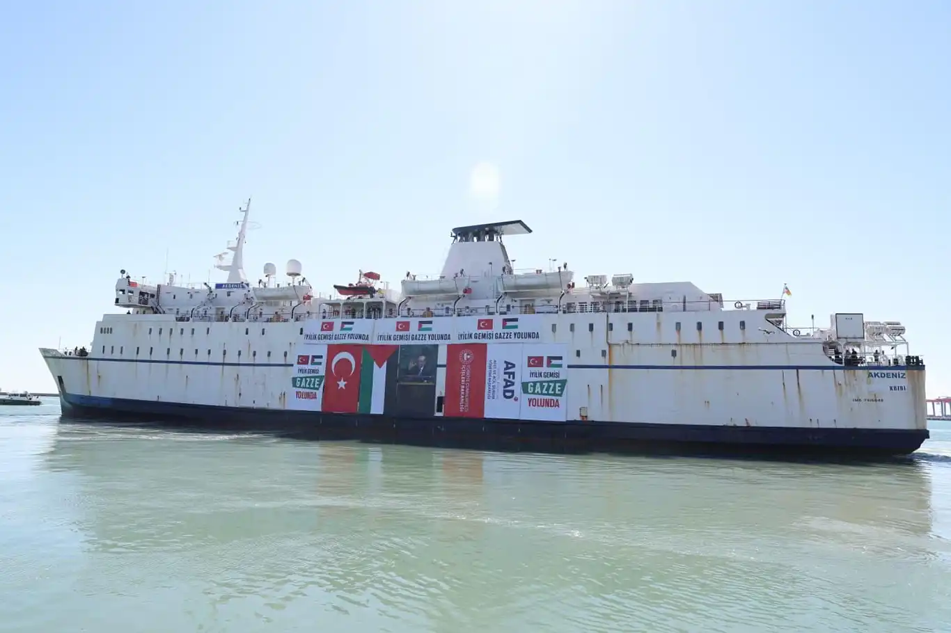Türkiye’s 17th “Goodness Ship” arrives in Egypt with 900 tons of humanitarian aid for Gaza Türkiye’s 17th “Goodness Ship” arrives in Egypt with 900 tons of humanitarian aid for Gaza