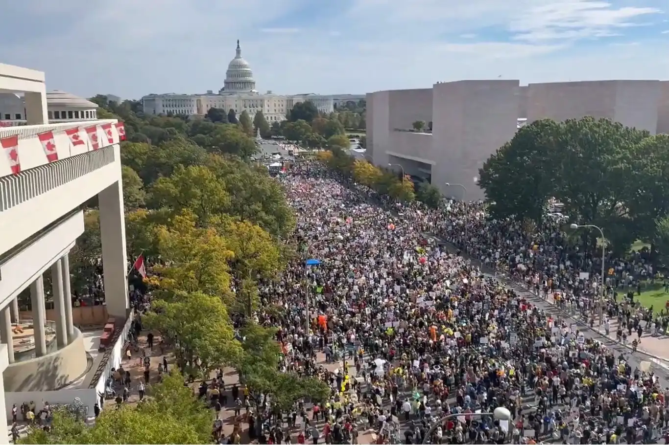 Millions rally across United States in “No Kings” protests against Trump’s authoritarianism Millions rally across United States in “No Kings” protests against Trump’s authoritarianism