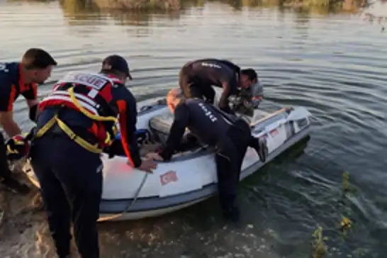 Su seviyesinin yükselmesiyle mahsur kalan aile kurtarıldı