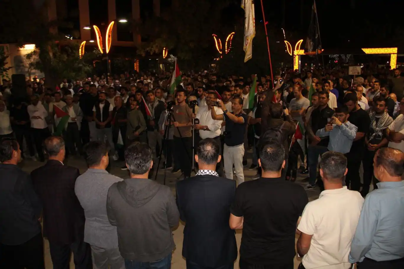 Batman halkı, işgalcilerin Sumud Filosu'na saldırısı için toplandı