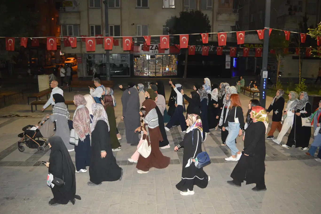Siirt'te halk, Sumud Filosuna saldırıyı protesto etti