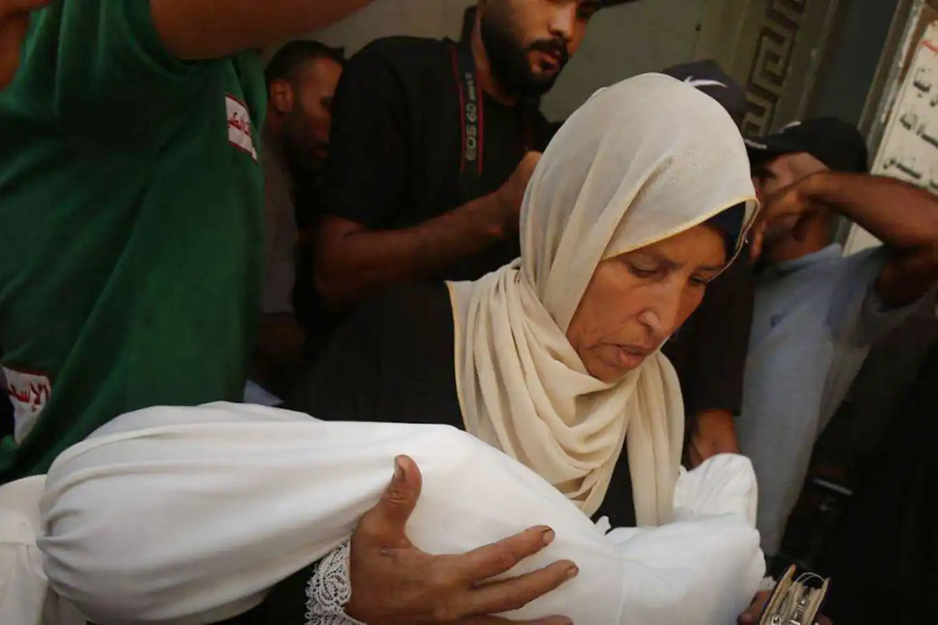 Ateşkese rağmen katliam: Siyonist rejim 44 Filistinliyi şehit etti Ateşkese rağmen katliam: Siyonist rejim 44 Filistinliyi şehit etti