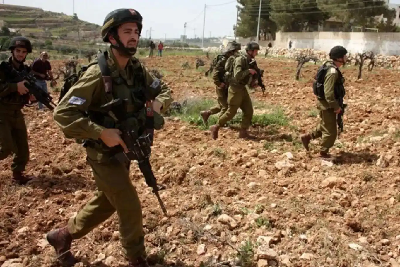 Israeli forces seize 70 dunams of Palestinian land near Nablus Israeli forces seize 70 dunams of Palestinian land near Nablus