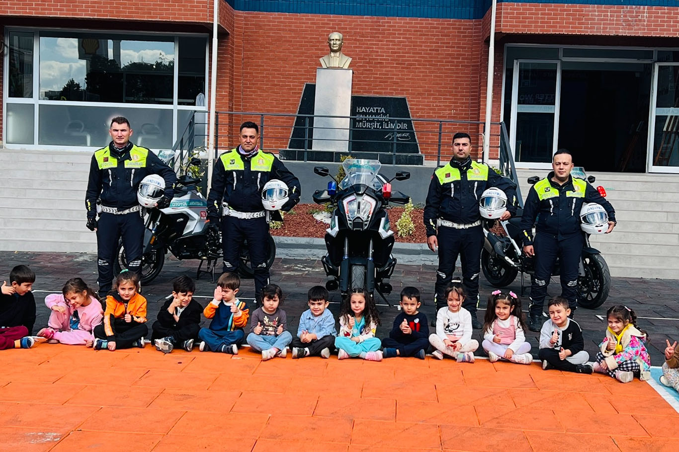 Gaziantep'te öğrencilere trafik eğitimi verildi Gaziantep'te öğrencilere trafik eğitimi verildi