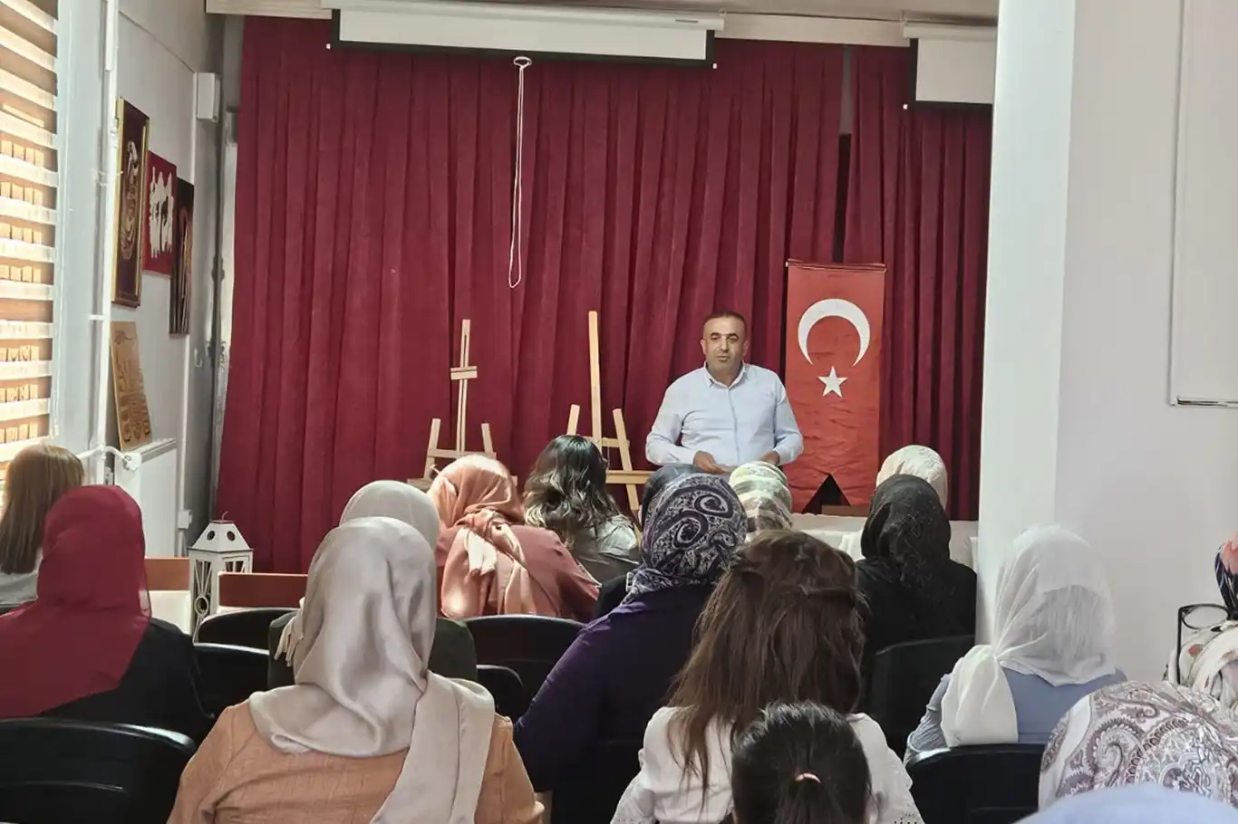 SGK, Batman'da esnafa yönelik bilgilendirme çalışması yaptı SGK, Batman'da esnafa yönelik bilgilendirme çalışması yaptı
