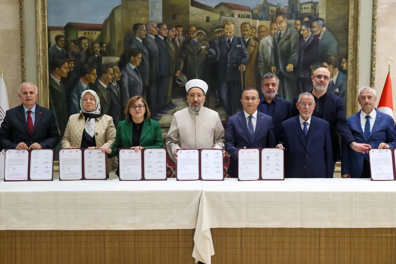 Diyanet İşleri Başkanı Prof. Dr. Arpaguş: Kur’an’a hizmet, inancımıza hizmettir Diyanet İşleri Başkanı Prof. Dr. Arpaguş: Kur’an’a hizmet, inancımıza hizmettir