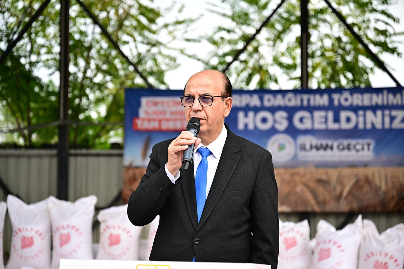 Malatya'da küçükbaş hayvan yetiştiricilerine 50 ton arpa desteği Malatya'da küçükbaş hayvan yetiştiricilerine 50 ton arpa desteği