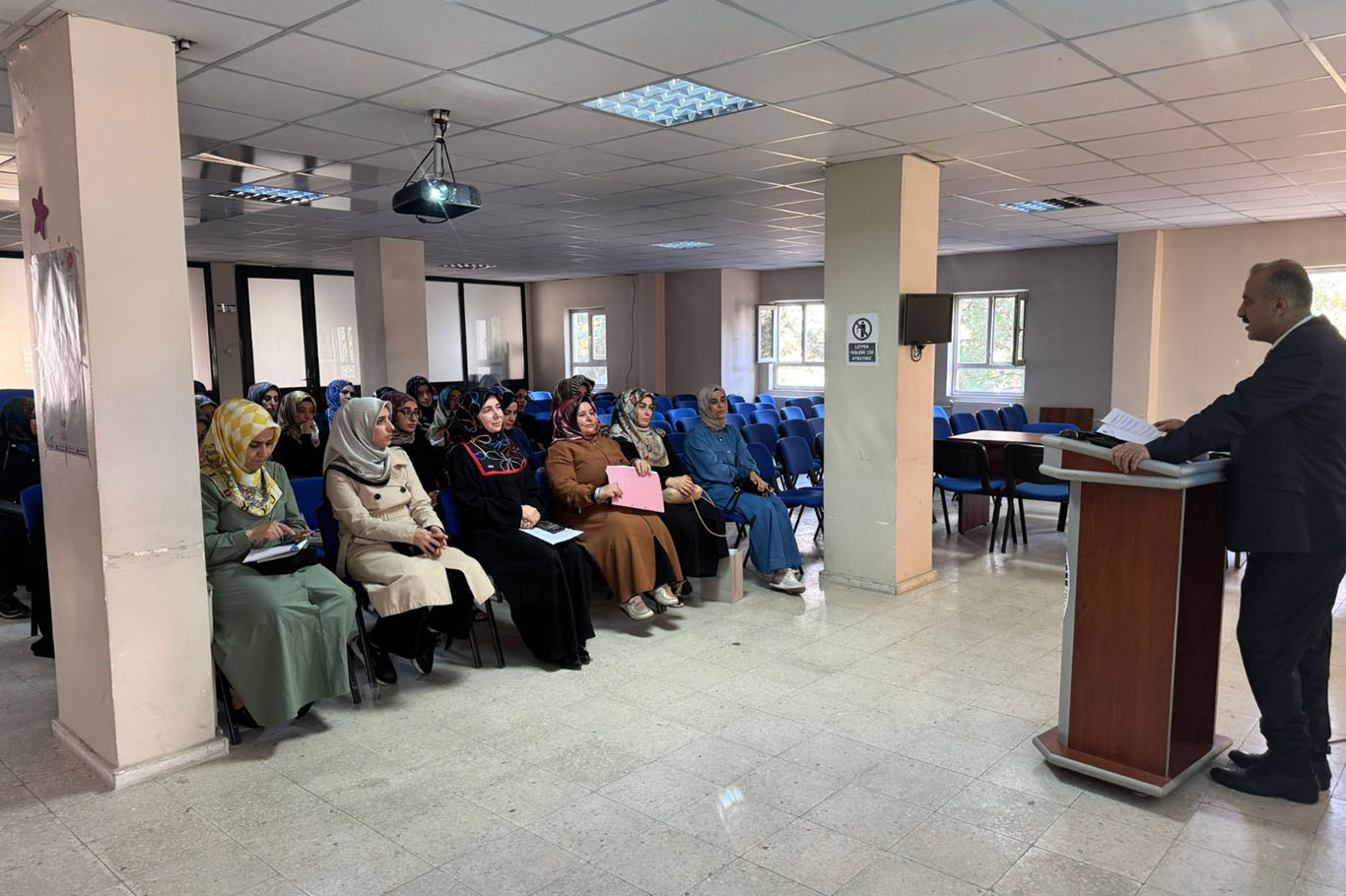Batman'da Kur'an kursu öğreticileri toplantıda buluştu Batman'da Kur'an kursu öğreticileri toplantıda buluştu
