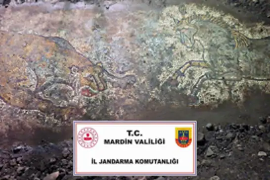 Mardin’de bin 500 yıllık mozaik ele geçirildi 