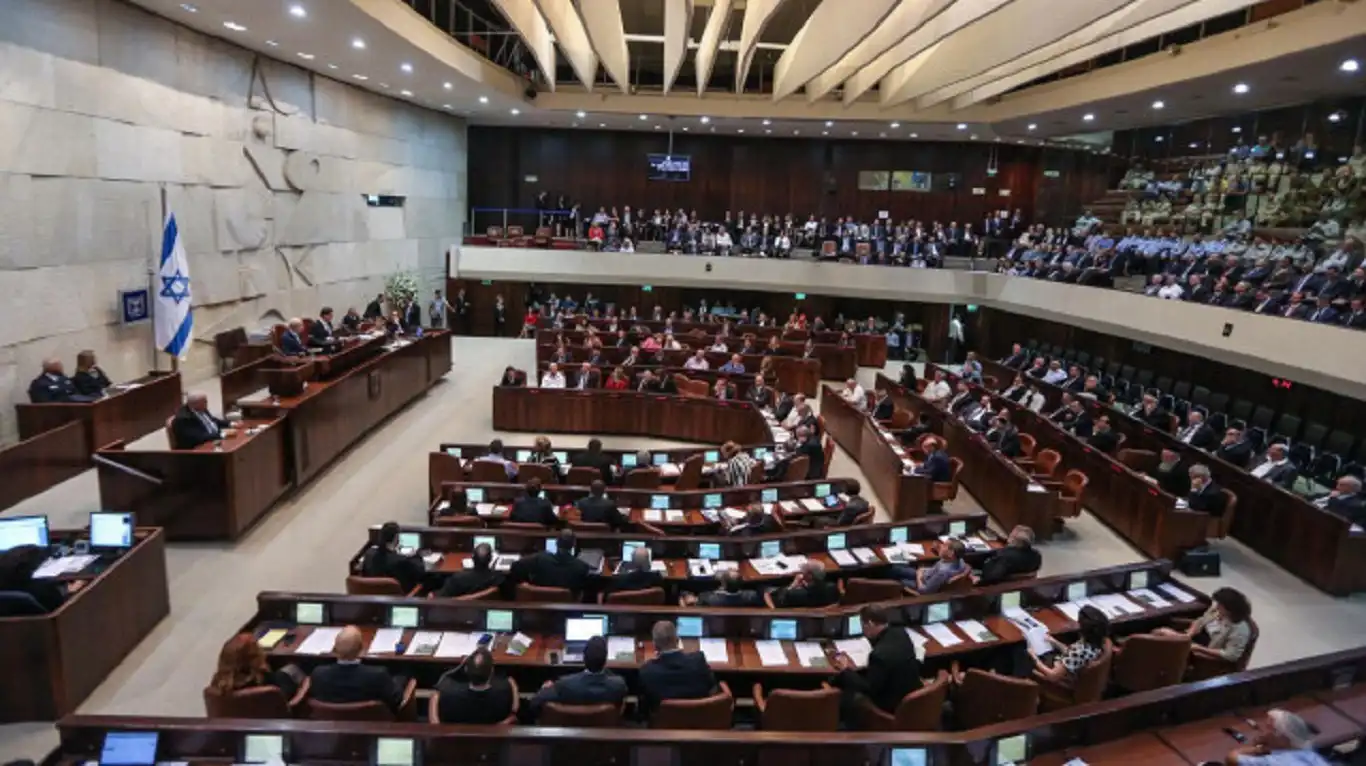 الكنيست يصدّق بالقراءة التمهيدية على مشروع قانون فرض السيادة على الضفة الغربية الكنيست يصدّق بالقراءة التمهيدية على مشروع قانون فرض السيادة على الضفة الغربية