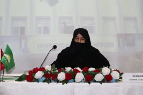 رئيسة دائرة الأسرة في حزب الهدى سلون: الحجاب يحمي بنية الأسرة والخصوصية والأخلاق