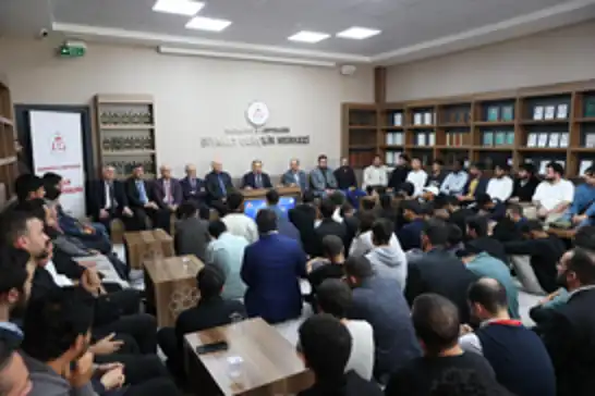 Diyanet İşleri Başkanı Arpaguş Gaziantep'te gençlerle bir araya geldi