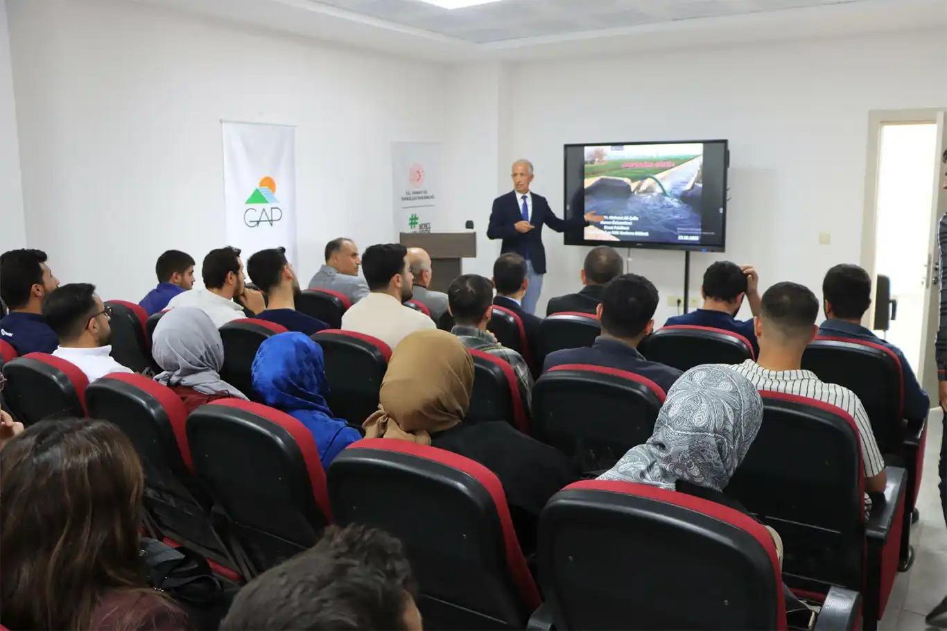 Şanlıurfa’da hassas tarım eğitimi yoğun katılımla gerçekleştirildi