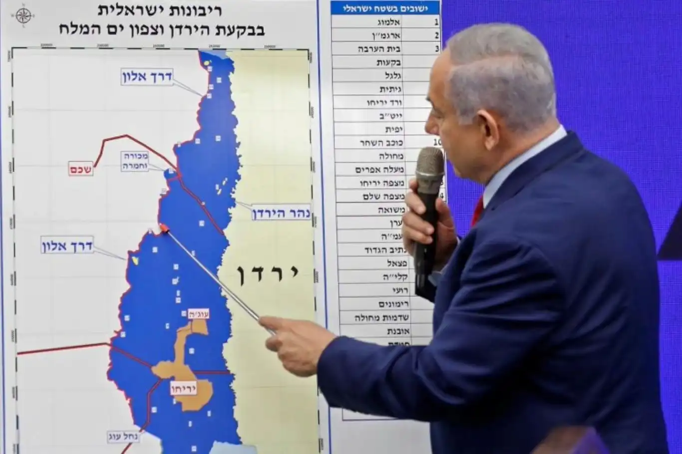 الضغوط الأمريكية تجبر "نتنياهو" على تجميد قانون ضم الضفة الغربية الضغوط الأمريكية تجبر "نتنياهو" على تجميد قانون ضم الضفة الغربية