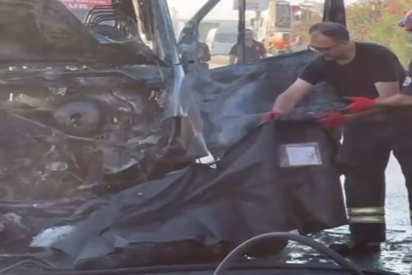 Adana'da feci kaza: Motosiklet sürücüsü yanarak hayatını kaybetti Adana'da feci kaza: Motosiklet sürücüsü yanarak hayatını kaybetti