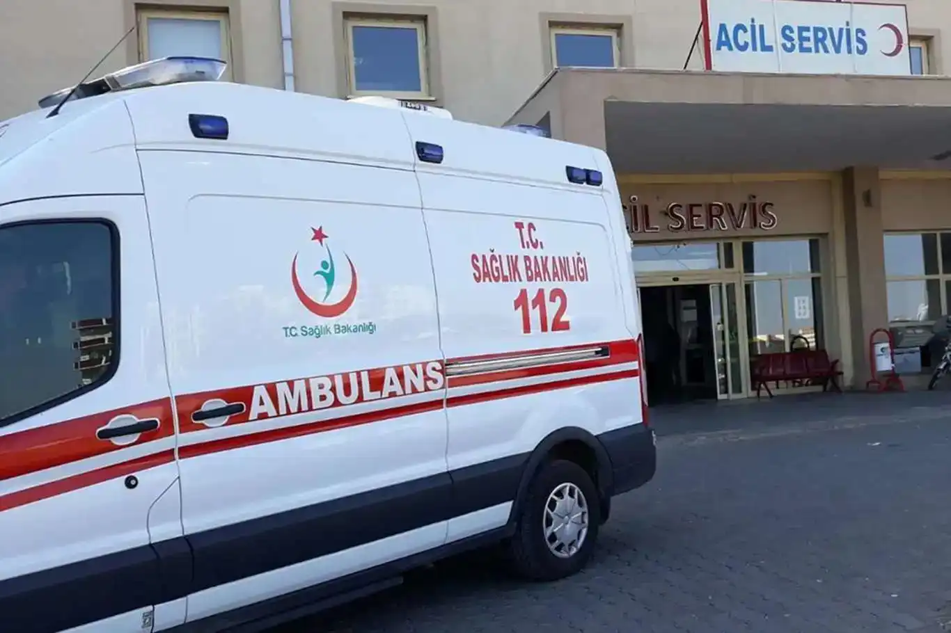 Bartın’da işçi servisi devrildi: 1 ölü, 19 yaralı Bartın’da işçi servisi devrildi: 1 ölü, 19 yaralı