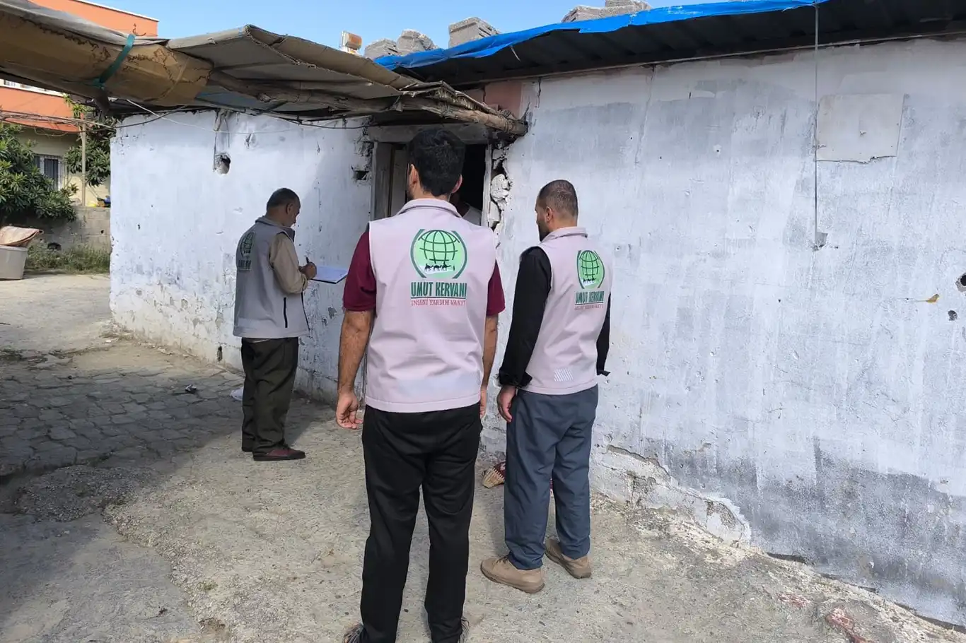 Tarsus Umut Kervanı’ndan ihtiyaç sahiplerine yardım Tarsus Umut Kervanı’ndan ihtiyaç sahiplerine yardım
