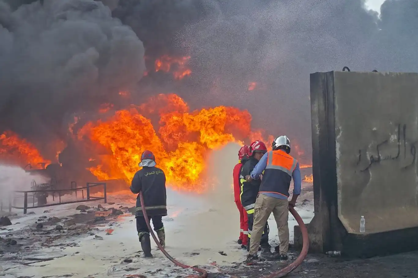 Irak'ta petrol sahasında patlama: 1 ölü, 6 yaralı Irak'ta petrol sahasında patlama: 1 ölü, 6 yaralı