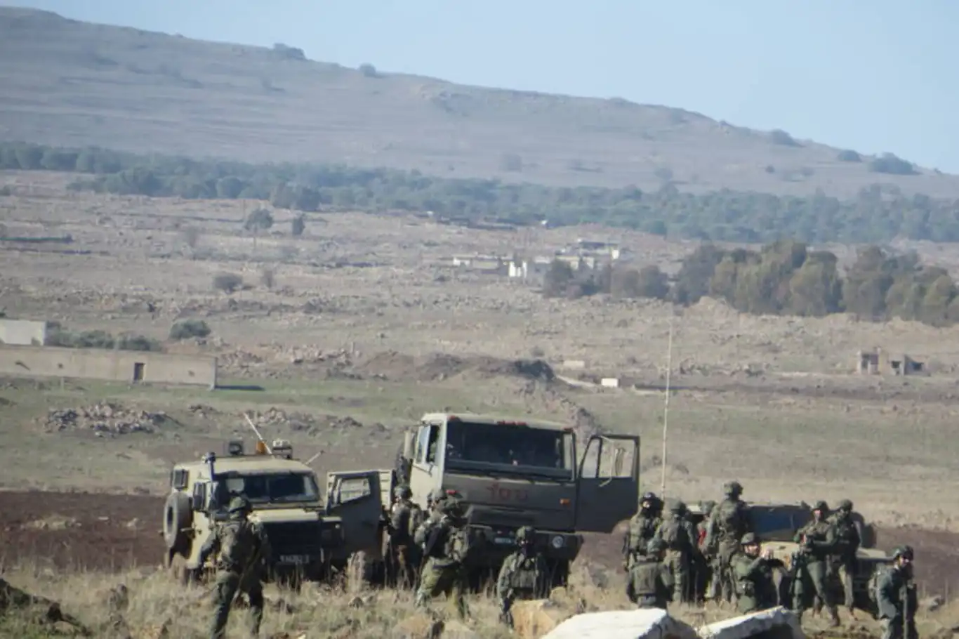 Israeli forces breach Syrian territory in multiple cross-border incursions in Quneitra Israeli forces breach Syrian territory in multiple cross-border incursions in Quneitra