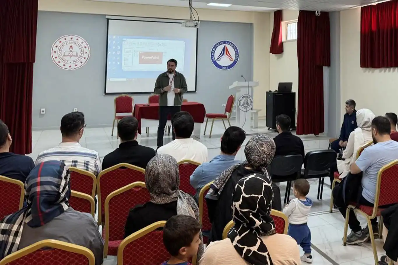 "Madde kullanım riski ve bağımlılıktan korunma" eğitimi düzenlendi "Madde kullanım riski ve bağımlılıktan korunma" eğitimi düzenlendi