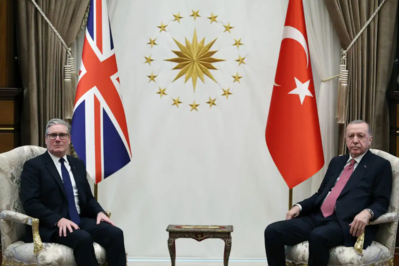 İngiltere Başbakanı Starmer Cumhurbaşkanlığı Külliyesinde İngiltere Başbakanı Starmer Cumhurbaşkanlığı Külliyesinde