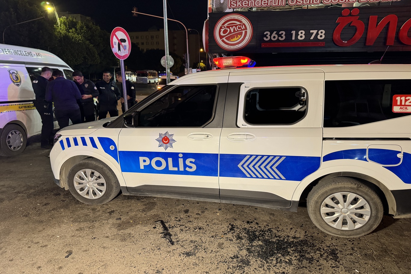 Adana’da çay ocağına silahlı saldırı: 1 şüpheli yakalandı Adana’da çay ocağına silahlı saldırı: 1 şüpheli yakalandı
