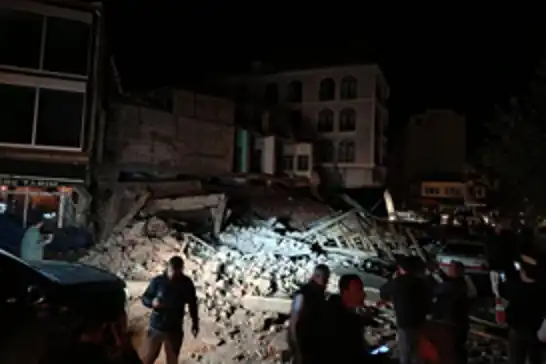Bakan Yerlikaya: Balıkesir genelinde 504 ihbar alındı, 25 yapıda hasar var 