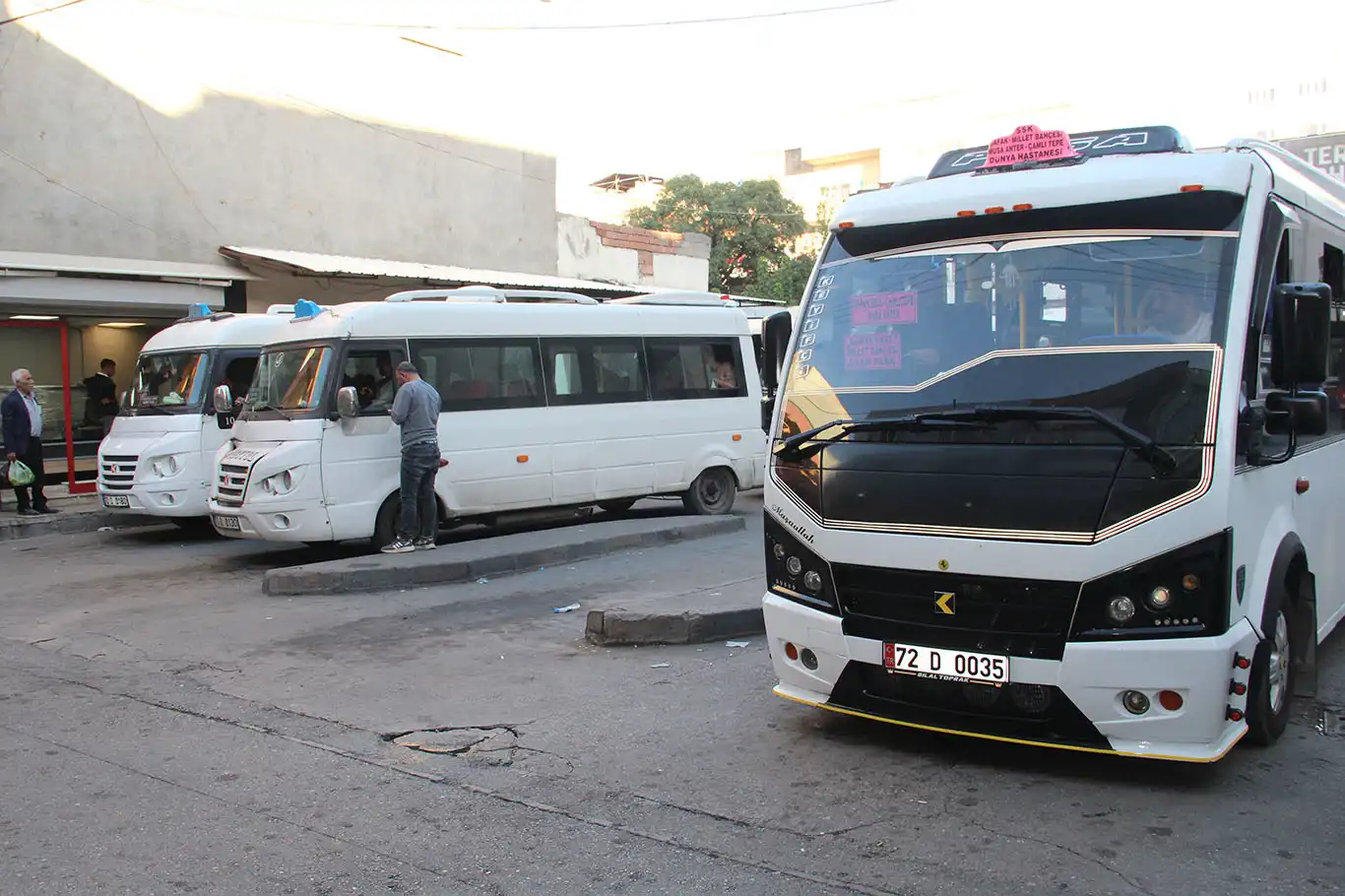 Minibüs şoförleri akaryakıt zamlarından dertli: Artık dayanacak gücümüz kalmadı Minibüs şoförleri akaryakıt zamlarından dertli: Artık dayanacak gücümüz kalmadı