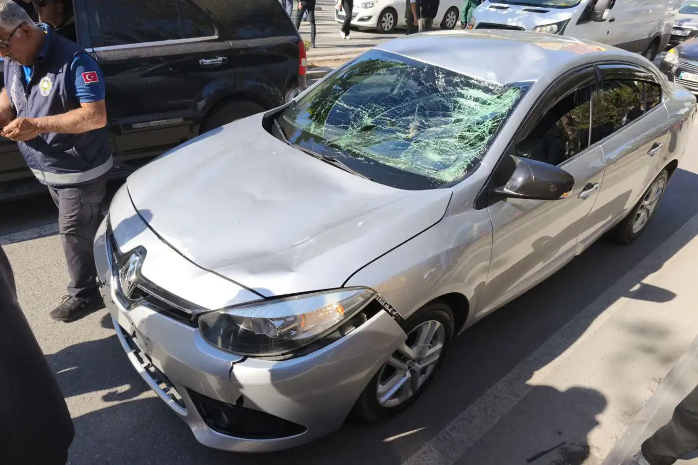 Batman'da otomobil, bisiklet sürücüsüne çarptı Batman'da otomobil, bisiklet sürücüsüne çarptı