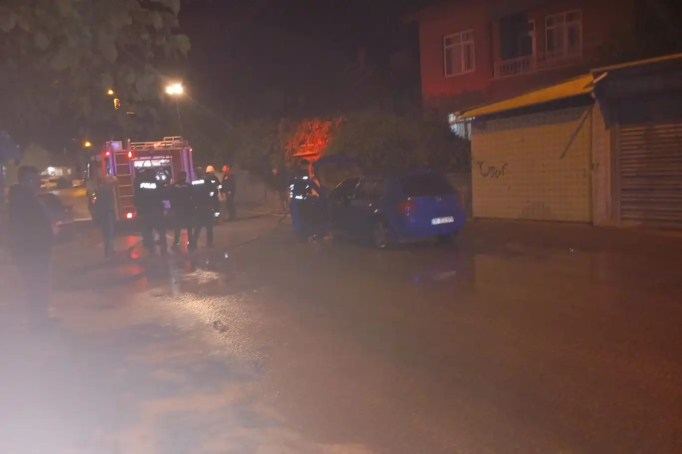 Konya’da seyir halindeki otomobil alev aldı Konya’da seyir halindeki otomobil alev aldı