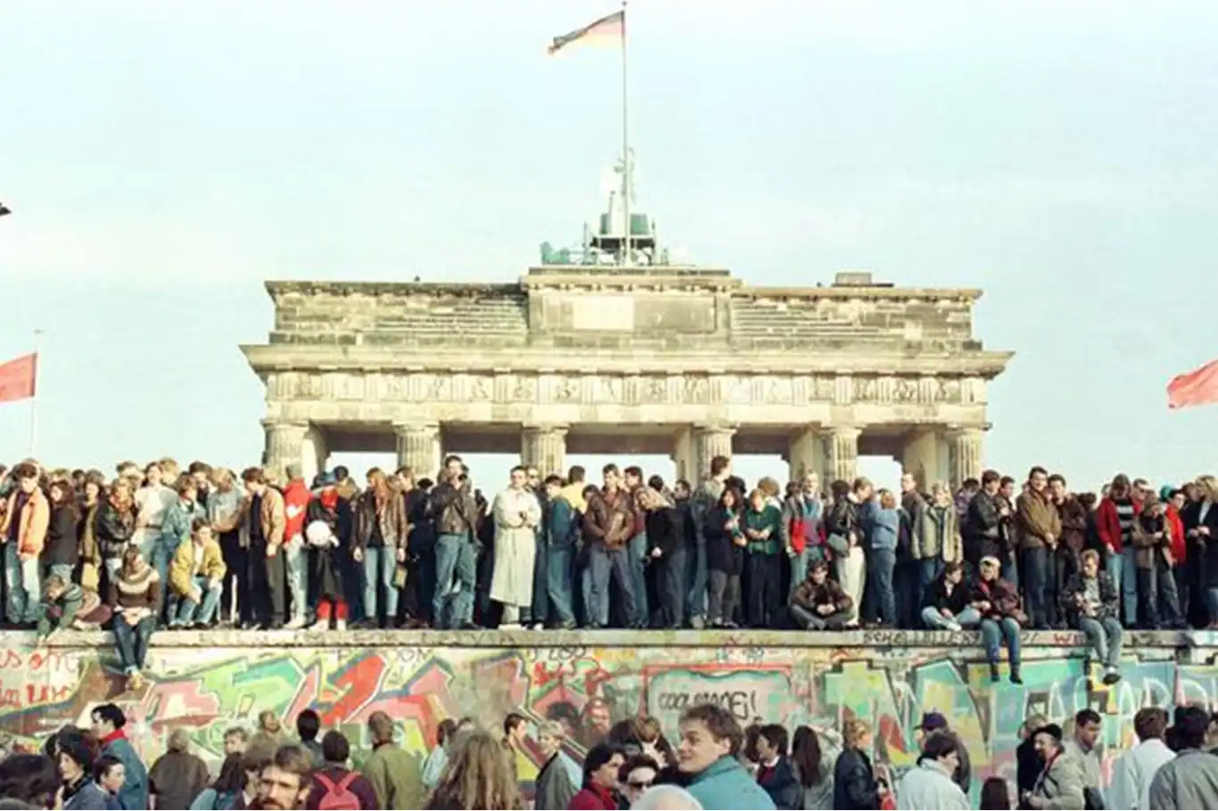 Berlin Duvarı'nın Yıkılışı ve 2+4 Antlaşması: Alman Birleşmesinin Tarihi