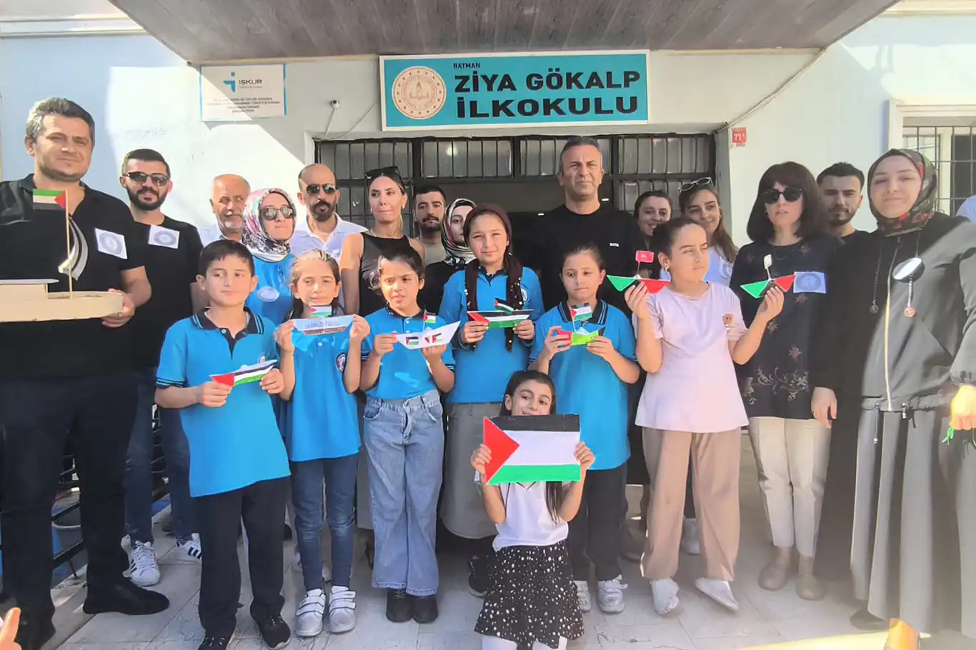 Batmanlı minikler, kağıt gemilerle Gazze'ye destek gönderdi