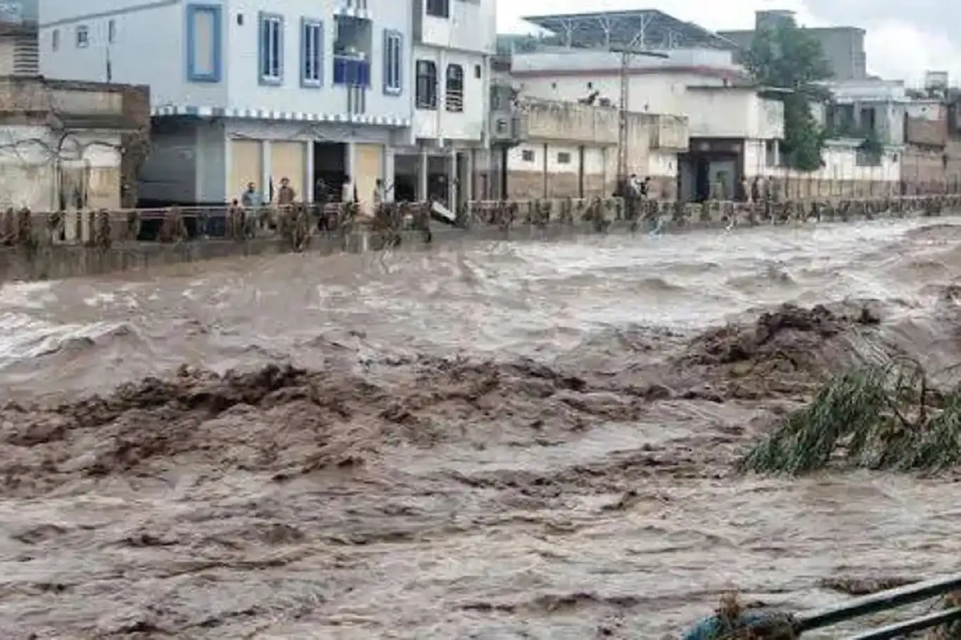 Vietnam'daki tayfunda ölü sayısı 51'e yükseldi Vietnam'daki tayfunda ölü sayısı 51'e yükseldi