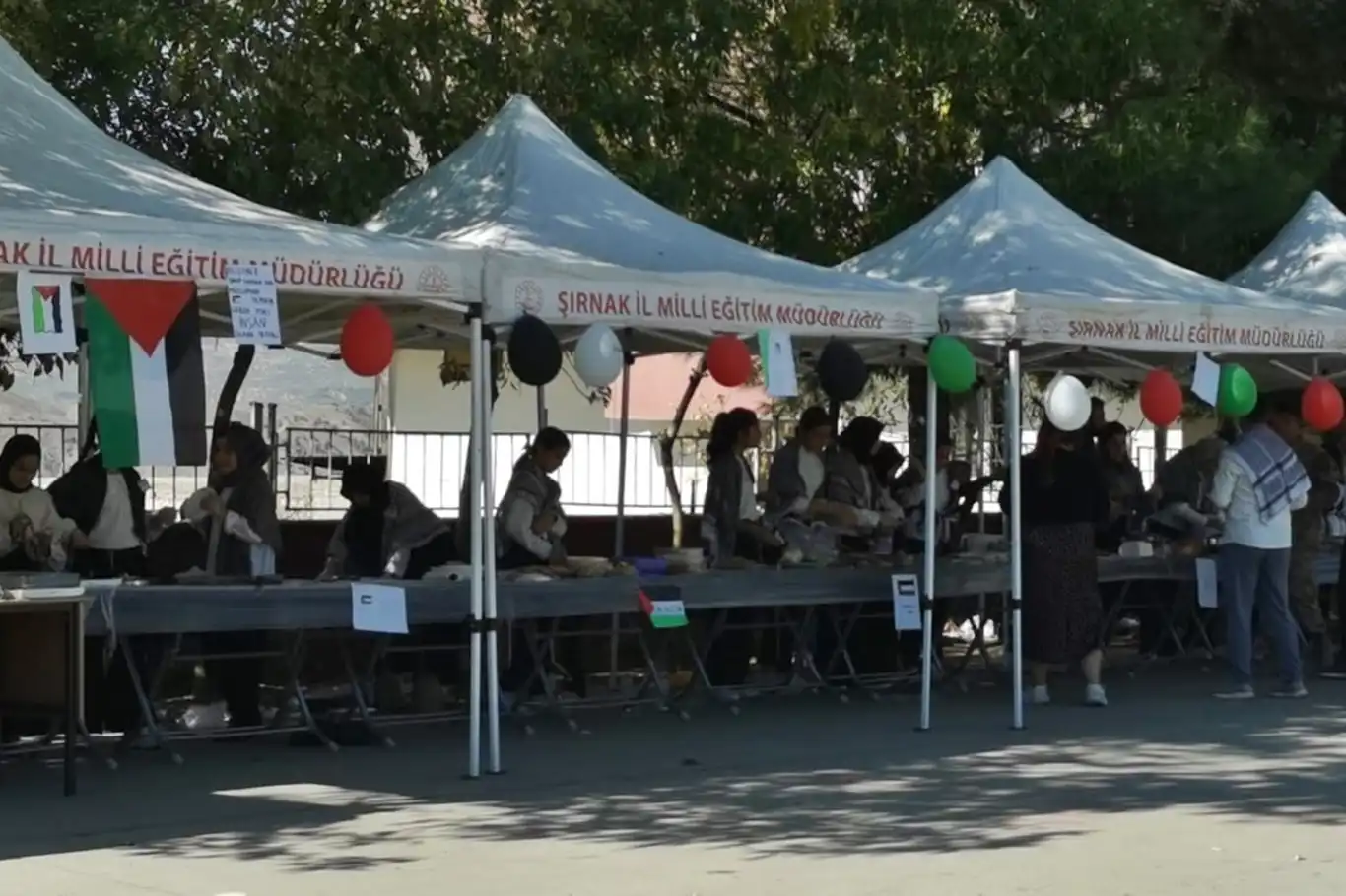 Şırnak’ta öğrencilerden Gazze için kermes etkinliği Şırnak’ta öğrencilerden Gazze için kermes etkinliği